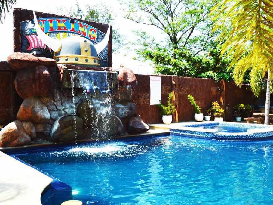 Viking Resort Olongapo Buitenkant foto