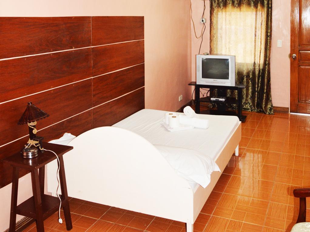 Viking Resort Olongapo Buitenkant foto
